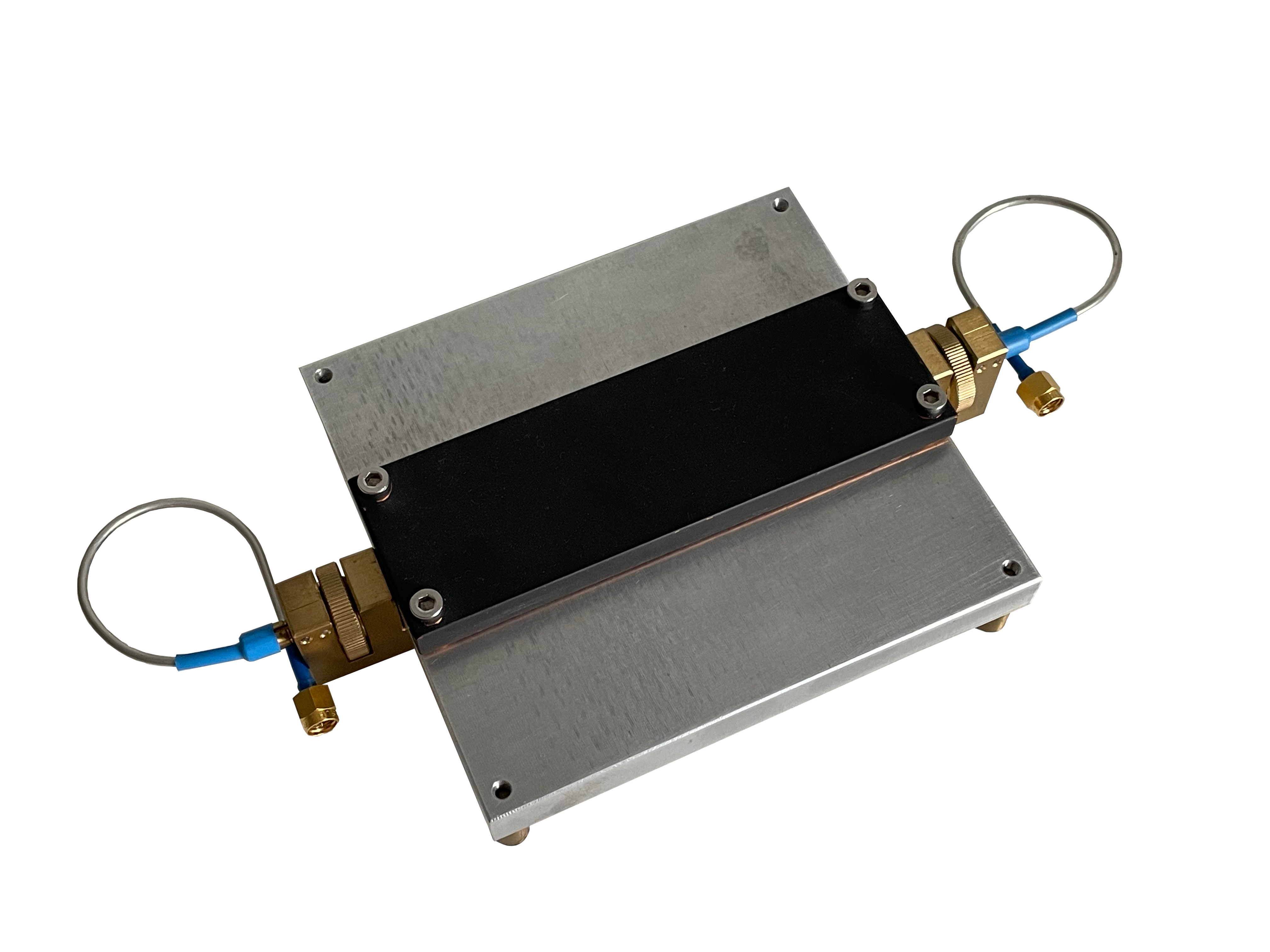 Single-Post Dielectric Resonator